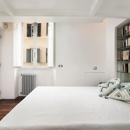 Your Nest With Wooden Ceilings In Monti Appartement Rome