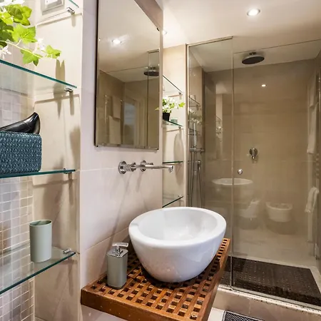 Appartement Your Nest With Wooden Ceilings In Monti *
